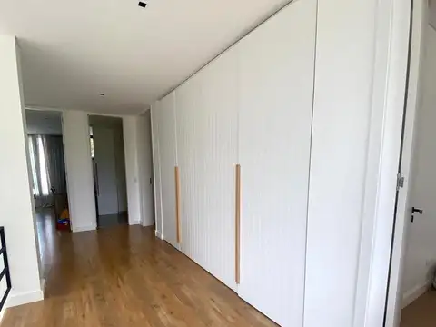 Casa 7 ambientes con 4 baños