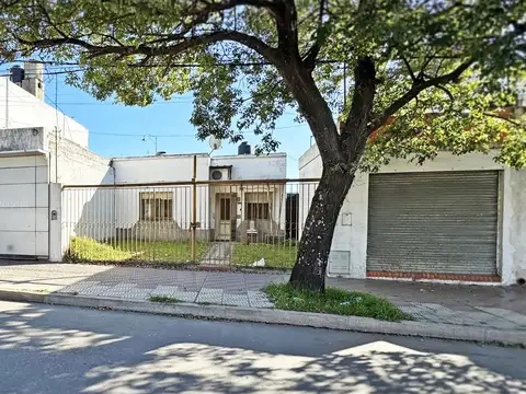 Casa + local en venta