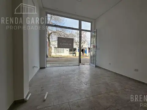 LOCALES CENTRICOS EN ALQUILER SOBRE CALLE SAN MARTIN ESQUINA SALTA