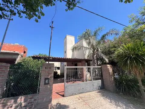 VENTA CASA ACEQUIAS ROLDAN 3 DORMITORIOS
