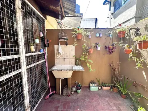 Depto Tipo Casa en Venta 56 años
