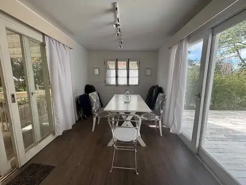 Venta casa 4 ambientes con playroom en Pinamar