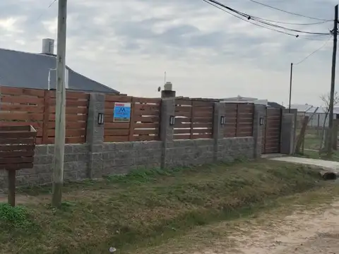 Casa - Venta - Argentina, DOMSELAAR