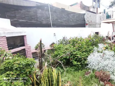 Casa 2 ambientes con 1 baño