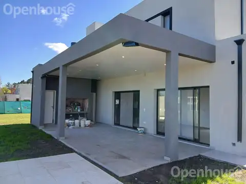 Casa en Venta en Manzanares, USD 250.000