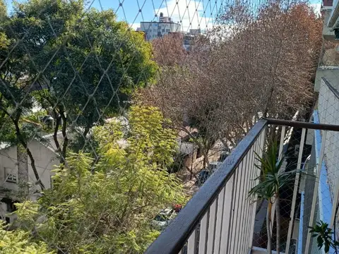 OLIVOS EXCELENTE DEPARTAMENTO AL FRENTE C/BCON CORRIDO 5º PISO EDIFICIO RIVAROLA