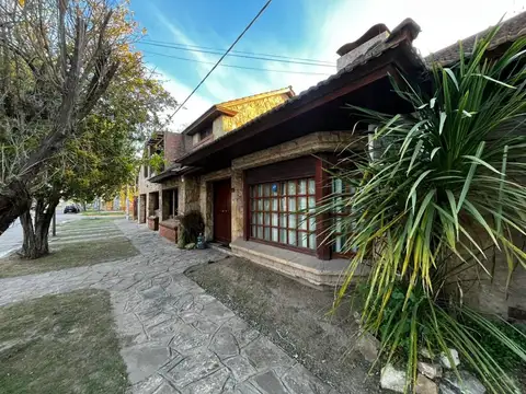 CASA 4 DORMITORIOS EN VENTA, DOLORES TIPO CHALET