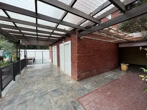 Casa 3 ambientes con 2 baños