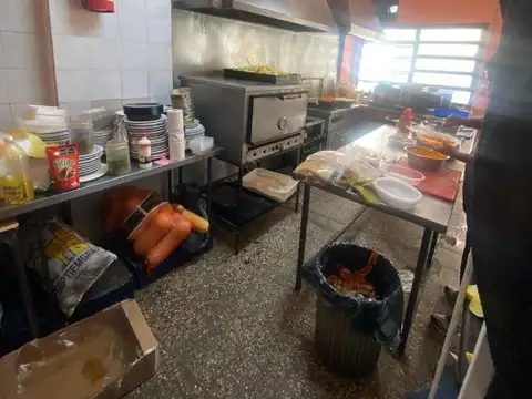 LOCAL RENTA 8% ANUAL DOLARES TIRAJE 4 VIENTOS (+ cuotas)