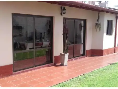 HAEDO - IMPECABLE  P.H. INTERNO  CON ENTRADA INDEPENDIENTE.  -  A PASOS DE LA ESTACION   