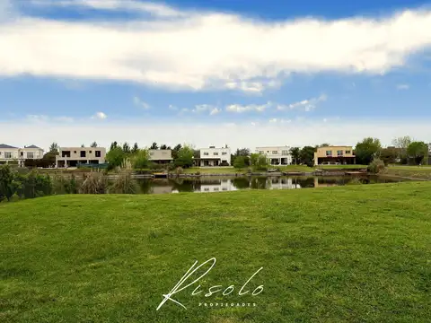 Lote en Venta, Financiado. En la Isla con fondo a la Laguna. Barrio Cerrado, Escobar