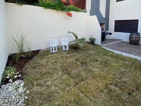 Casa 6 ambientes con 3 baños