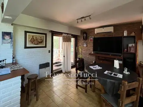 Casa en Venta con 4 cocheras