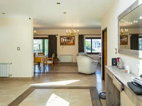 CASA 5 DORM VENTA LA LUCINDA CLUB DE CAMPO PILETA