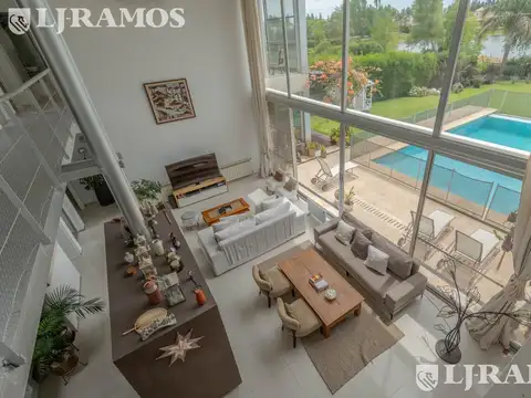 Casa 7 ambientes con 4 baños