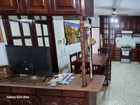 Casa 7 ambientes con 3 baños