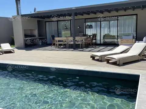 Casa en Barrio Privado Pueblo Mio en Venta, Manantiales