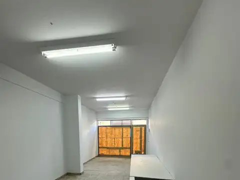 Local en Alquiler Via Púb.