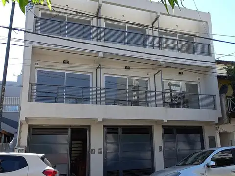 TRIPLEX, VENTA 3 AMBIENTES , JOSE LEON SUAREZ . " APTO CREDITO "