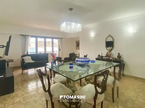 PH DE 4 AMBIENTES AL FRENTE CON BALCON 