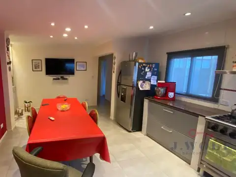 Depto Tipo Casa 4 ambientes con 2 baños