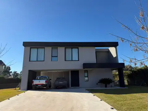 Casa en Alquiler de 4 dormitorios