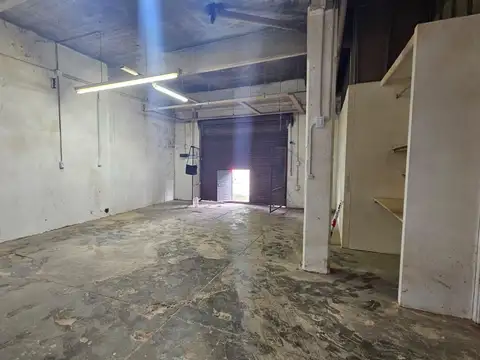Alquiler local - galpón de 95 m2 aprox en Caseros