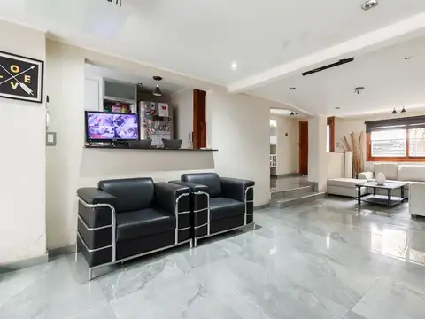 Casa 3 ambientes con 2 baños