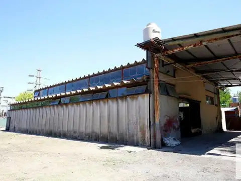 Depósito en venta - Galpón - Oficina - 2.700Mts2 - La Plata