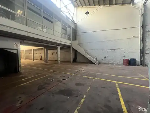 Galpon en Alquiler 17  mts Frente