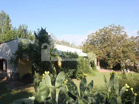 Hotel en Venta en Villa De Las Rosas, USD 298.000