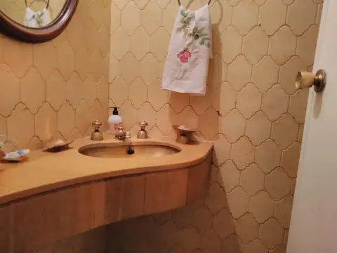 Casa en Venta con 3 cocheras