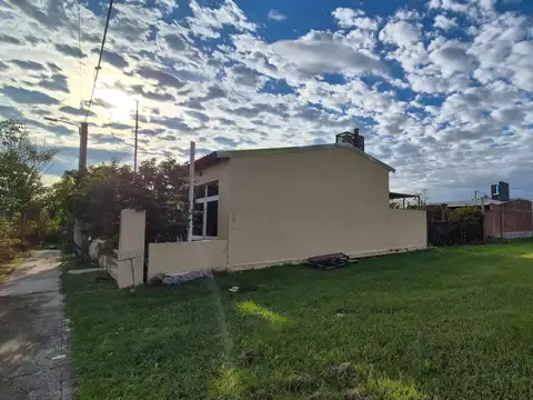 Casa 2 ambientes con 1 baño