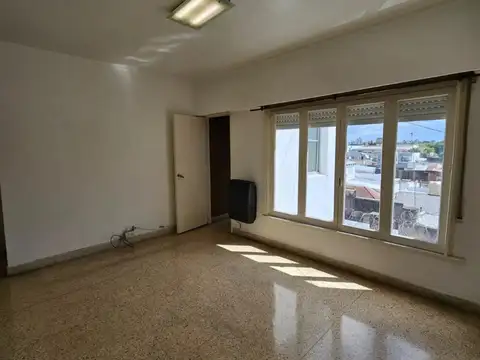7 y 77 - Departamento de 2 dormitorios -