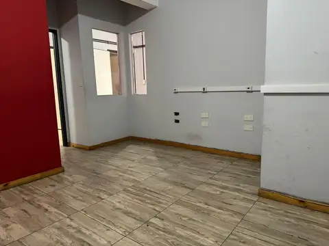 LOCAL COMERCIAL/CORPORATIVO EN ALQUILER-RAMOS MEJIA-212m2