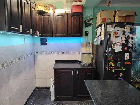CASA ESQUINA 2 DORM CON COCHERA Bº MAULLER