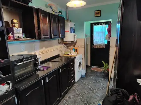 Casa 4 ambientes con 1 baño