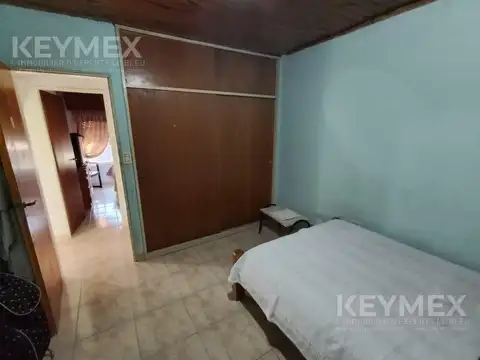 Casa en Venta con 4 cocheras