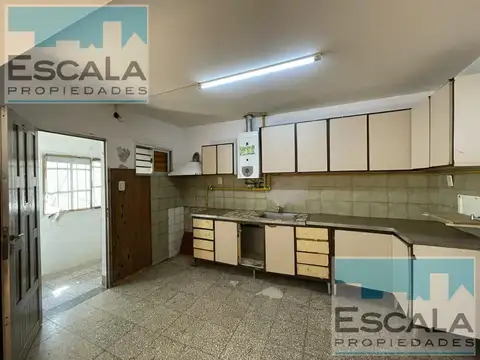 Casa 4 ambientes con 1 baño