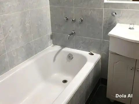 DEPARTAMENTO SEMIPISO 4 AMBIENTES COCHERA Y BAULERA