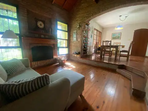 CASA 4 AMBIENTES CASTELAR APTA CREDITO VENTA