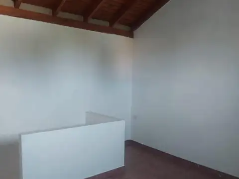Casa en Alquiler con 1 cochera