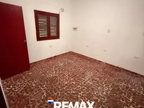 Casa 6 ambientes con 2 baños