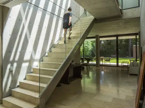 Casa en Venta con 7 cocheras