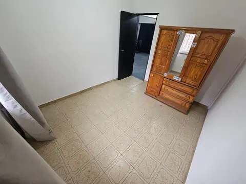 Casa en Alquiler con 3 cocheras