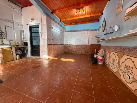 Depto Tipo Casa en Alquiler en Valentin Alsina, $ 400.000