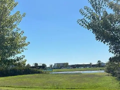 Terreno en Venta de 893,0 m2