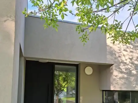 Casa en Alquiler de 3 dormitorios