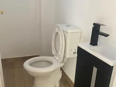 VENTA DE IMPECABLE PH EN CONDOMINIO, VILLA MORRA .PILAR