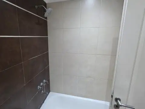 INCRIBLE DEPARTAMENTO EN ALQUILER EN EL CENTRO DE MERLO CON 2 DORMITORIOS Y COCHERA